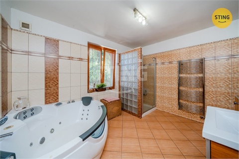 Prodej rodinného domu, 262 m² - 2