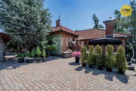 Prodej rodinného domu, 239 m² 2