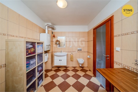 Prodej rodinného domu, 239 m² - 24