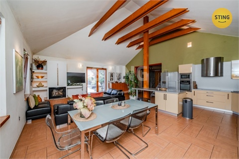 Prodej rodinného domu, 262 m² - 2