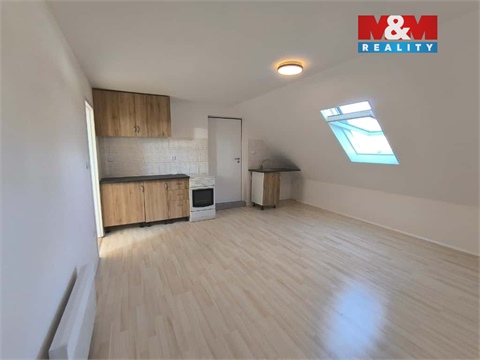 Pronájem bytu 4kk, 81 m² - 0
