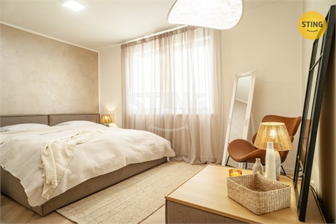 Pronájem rodinného domu, 242 m² 10