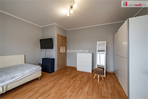 Prodej rodinného domu, 220 m² - 8
