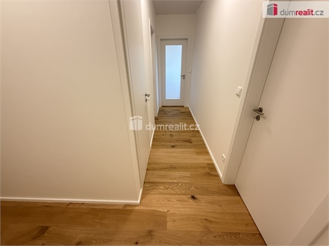Pronájem bytu 2kk, 61 m² - 18