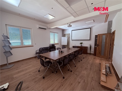 Pronájem skladu / haly, 1 049 m² 8