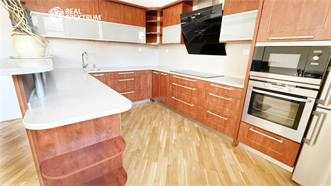 Pronájem bytu 3kk, 88 m² 8