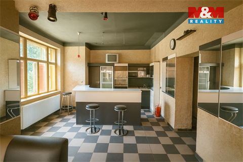 Prodej rodinného domu, 650 m² - 0