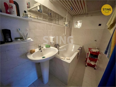 Prodej rodinného domu, 1 901 m² 12