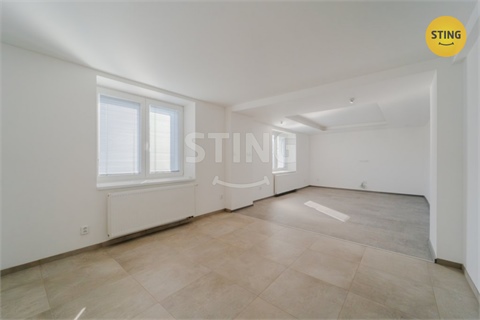 Prodej rodinného domu, 208 m² - 16