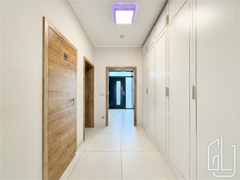 Prodej rodinného domu, 260 m² 28