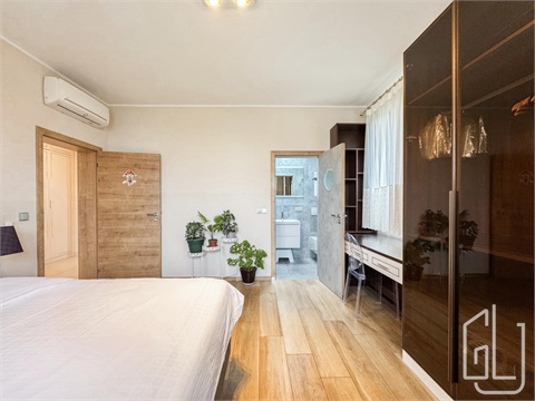 Prodej rodinného domu, 260 m² - 24