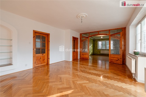 Prodej rodinného domu, 456 m² 2