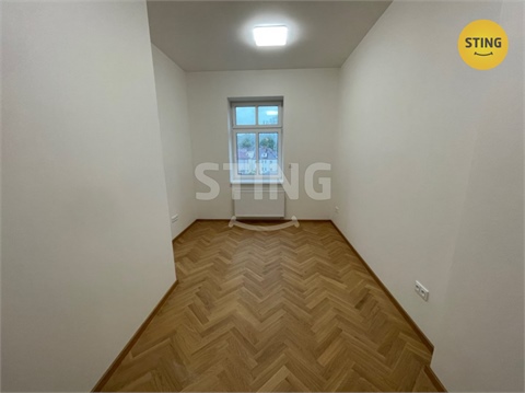Pronájem bytu 5kk, 137 m² 14