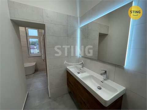 Pronájem bytu 5kk, 137 m² 12