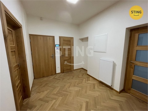 Pronájem bytu 5kk, 137 m² 6