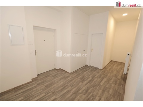 Pronájem bytu 2kk, 60 m² - 24