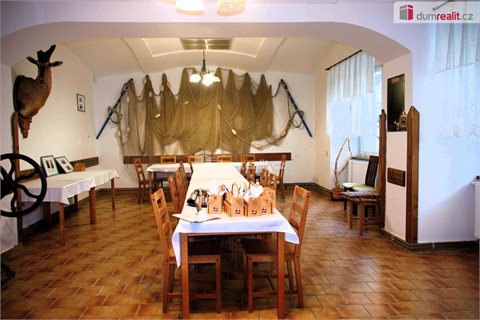 Prodej komerčního objektu, 254 m² 8