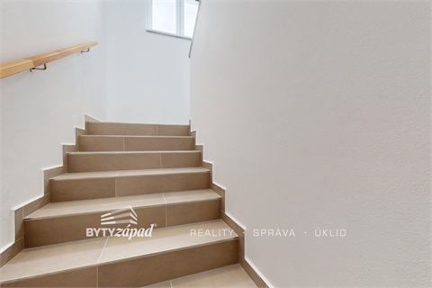 Pronájem bytu 4kk, 168 m² 24