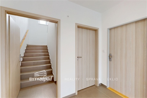 Pronájem bytu 4kk, 168 m² 26