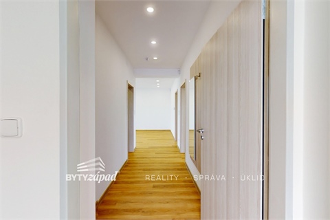 Pronájem bytu 4kk, 168 m² - 18