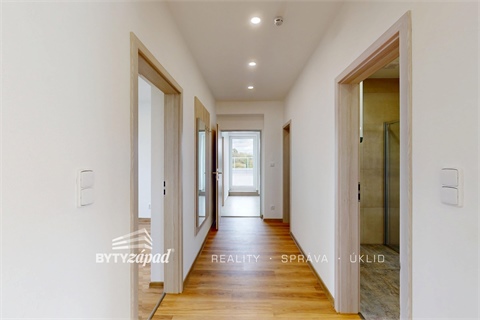 Pronájem bytu 4kk, 168 m² - 12