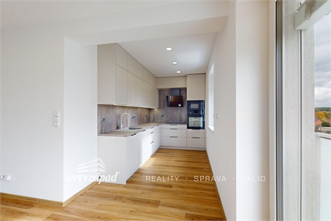 Pronájem bytu 4kk, 168 m² - 8