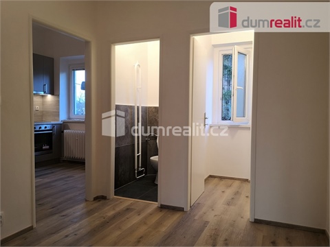 Pronájem bytu 2+1, 75 m² 8