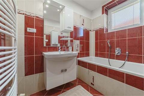 Prodej rodinného domu, 256 m² - 16