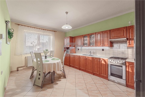 Prodej rodinného domu, 256 m² 14