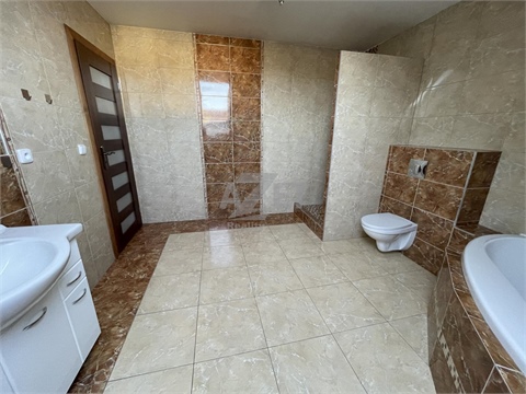 Prodej rodinného domu, 206 m² - 12