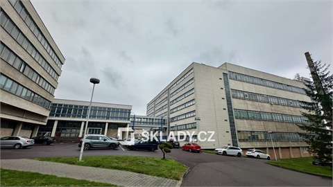 Pronájem skladu / haly, 1 800 m² 2
