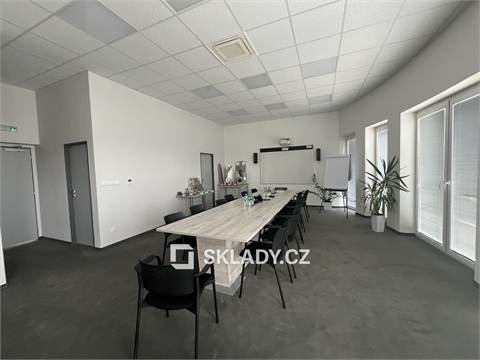 Pronájem skladu / haly, 3 947 m² 4