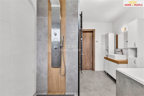 Prodej bytu 4kk, 125 m² 18