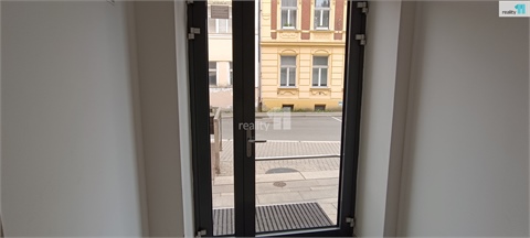 Pronájem bytu 2kk, 64 m² 12