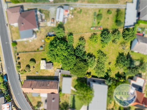 Prodej stavebního pozemku, 2 069 m² 0