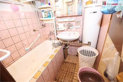 Prodej rodinného domu, 320 m² - 12