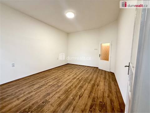 Pronájem bytu 3kk, 79 m² 26