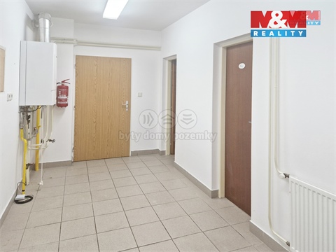 Pronájem obchodních prostor, 145 m² 2
