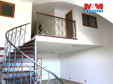 Prodej rodinného domu, 218 m² 8