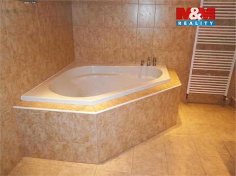 Prodej rodinného domu, 218 m² 14