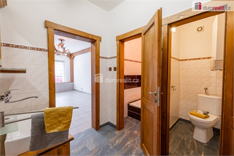 Prodej obchodních prostor, 107 m² 4