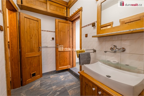 Prodej obchodních prostor, 107 m² 10