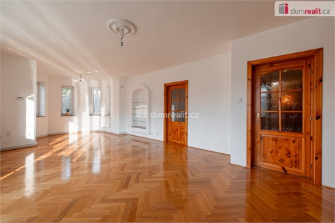 Prodej rodinného domu, 350 m² - 10