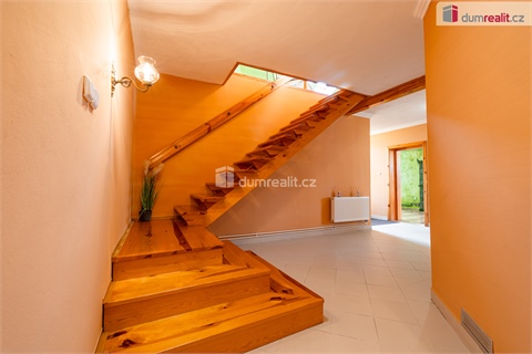 Prodej rodinného domu, 350 m² 10
