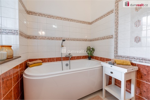 Prodej rodinného domu, 350 m² 12