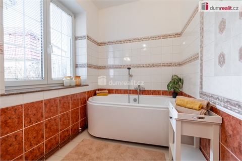 Prodej rodinného domu, 350 m² 8