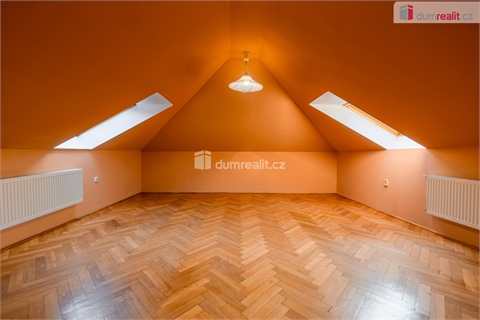 Prodej rodinného domu, 350 m² - 18