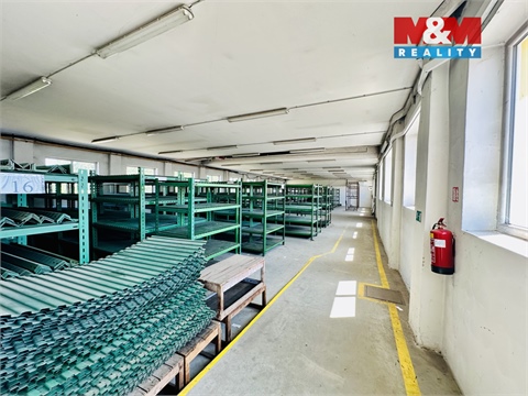 Pronájem skladu / haly, 800 m² 2