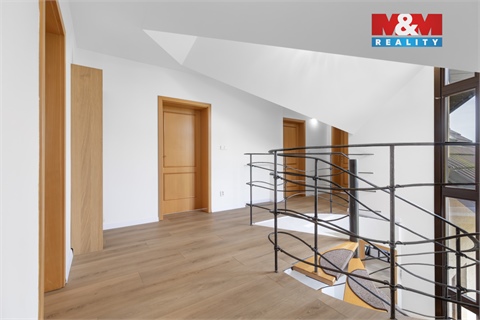 Prodej rodinného domu, 198 m² 14