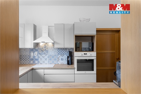 Prodej rodinného domu, 198 m² - 6